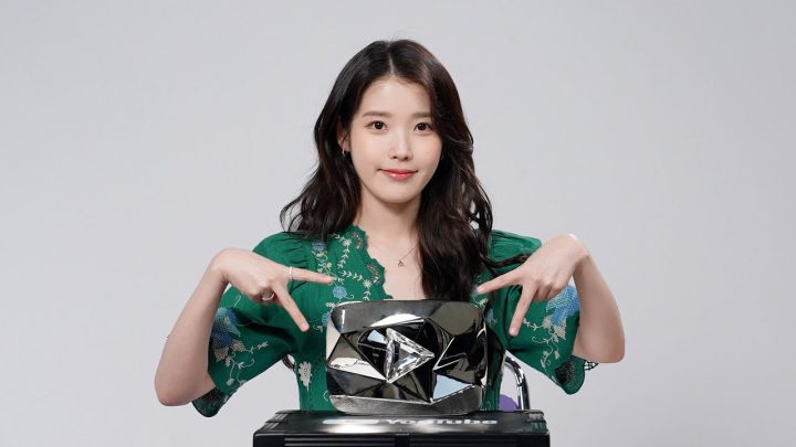 [IU TV] 1000만 유튜버 이지금의 💎다이아 버튼💎 언박싱