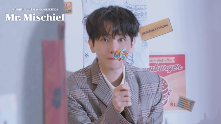 2025 BAEKHYUN SEASON’S GREETINGS BEHIND